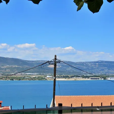 Apartman Liovic 120m2 アパート トロギール
