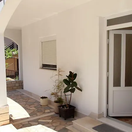 アパート Apartman Liovic 120m2 トロギール