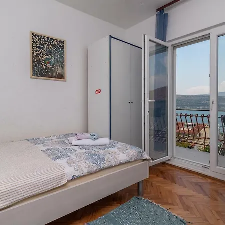Apartman Liovic 120m2 アパート トロギール