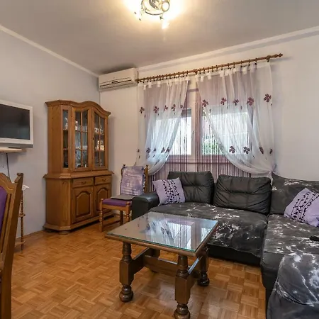 Daire Apartman Liovic 120m2 *