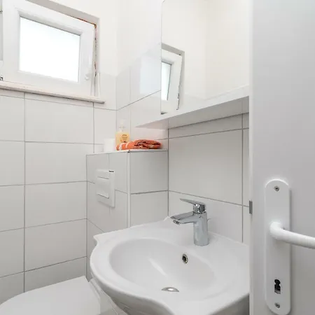 Apartman Liovic 120m2 トロギール