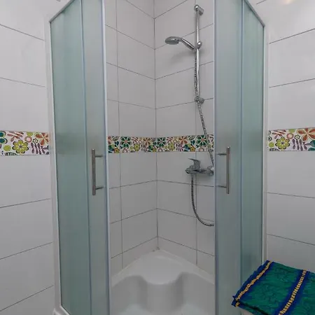 Apartman Liovic 120m2 * トロギール