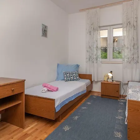 Apartman Liovic 120m2 * トロギール