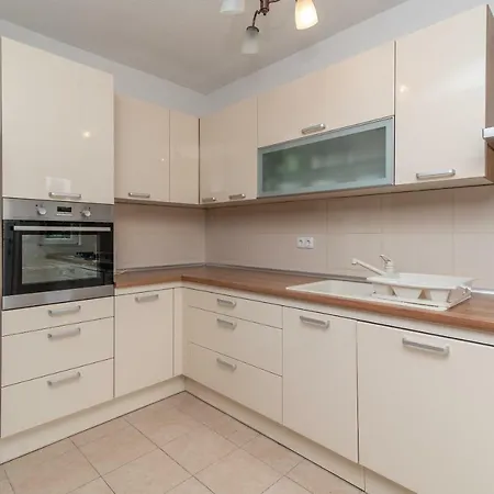 アパート Apartman Liovic 120m2