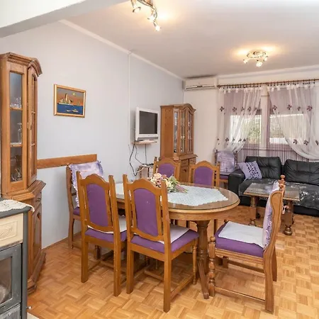 Apartment Apartman Liovic 120m2 *